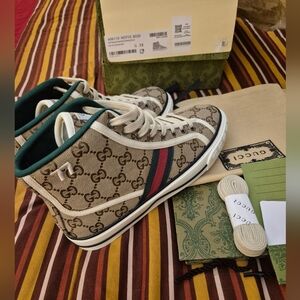 Womans Gucci Sneakers  Was A Gift But Too Big For Me Fits Womans Size 8